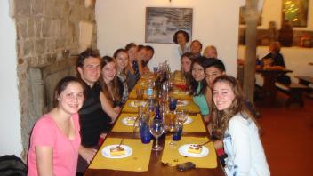 Group photo of students have dinner in Florence, Italy